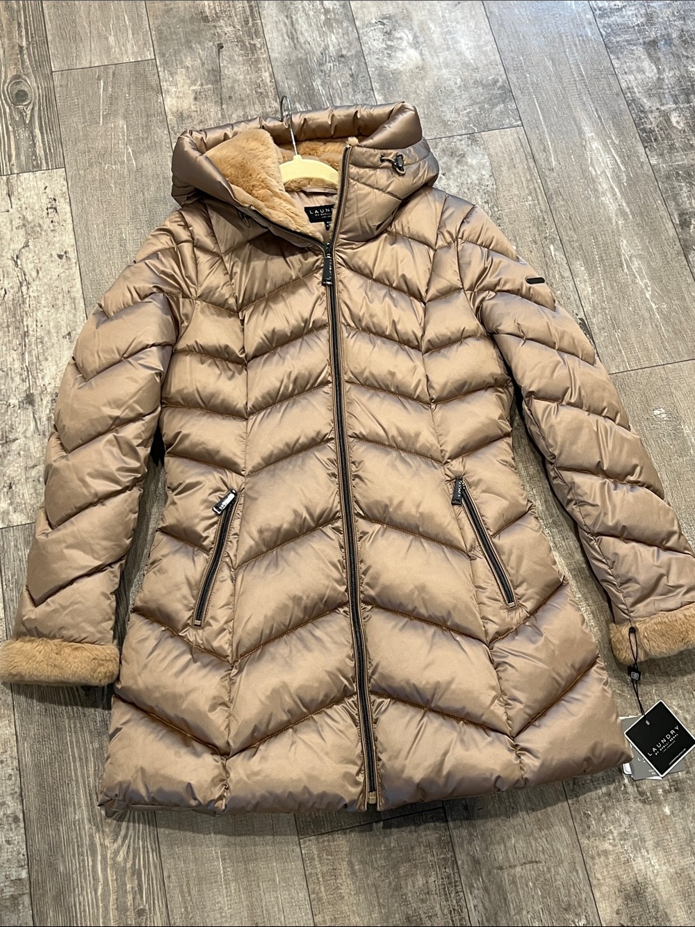 NWT $315 Laundry by Shelli Segal Women’s Quilted Puffer Coat with Hood Small